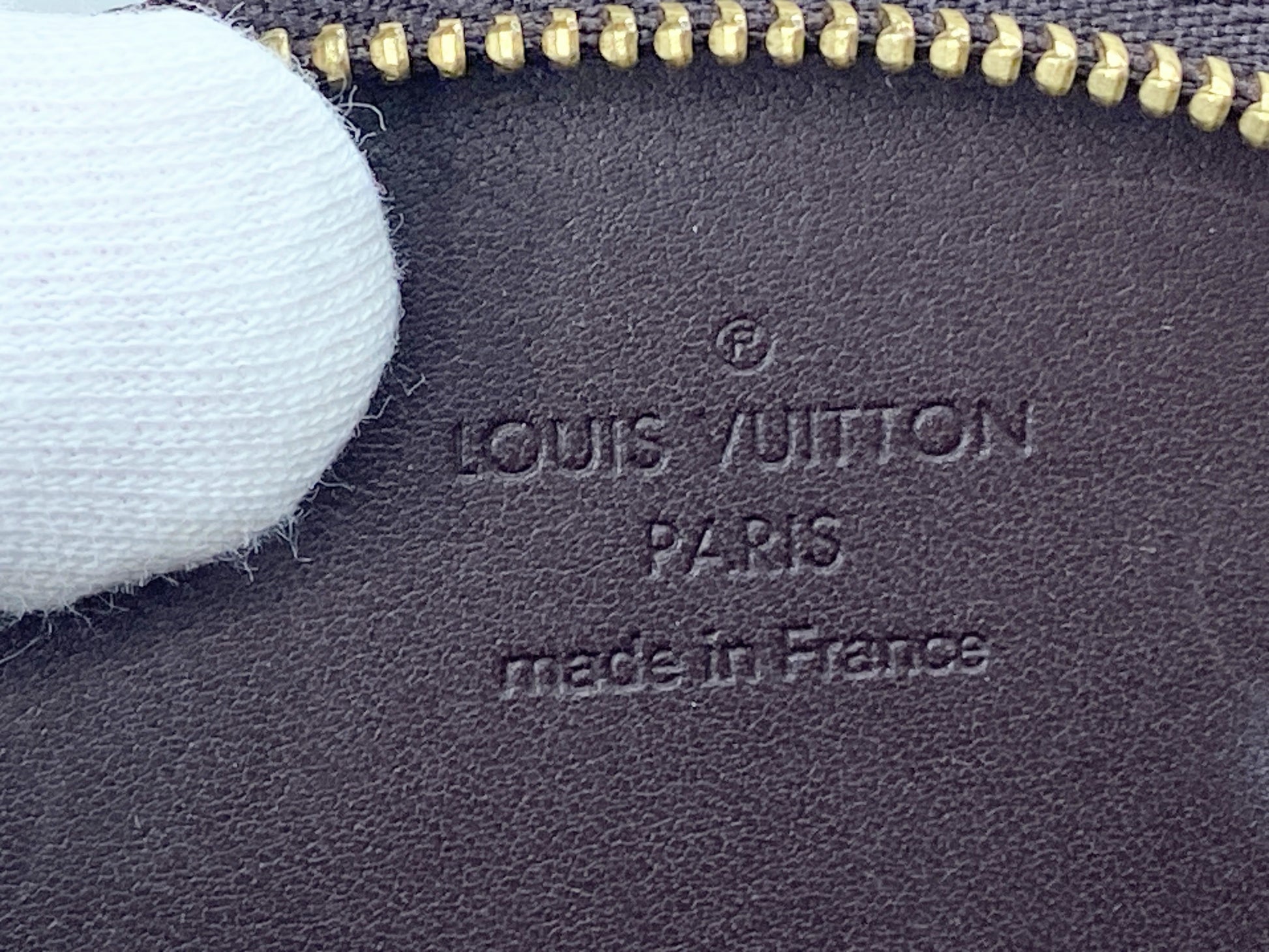 Auth Louis Vuitton Vernis Amaranth Portemonnay Squirrel Case GS419