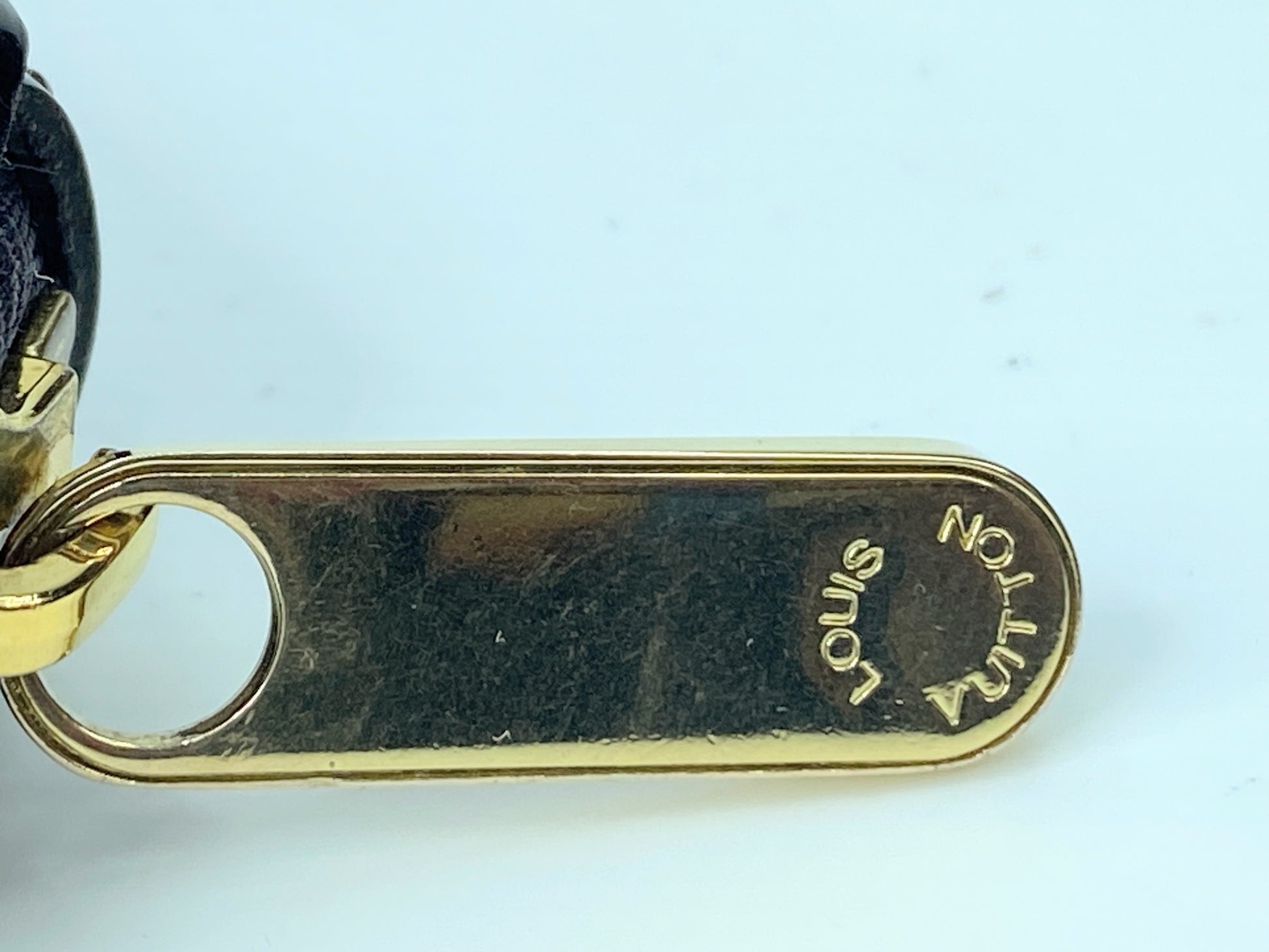 Auth Louis Vuitton Vernis Amaranth Portemonnay Squirrel Case GS419