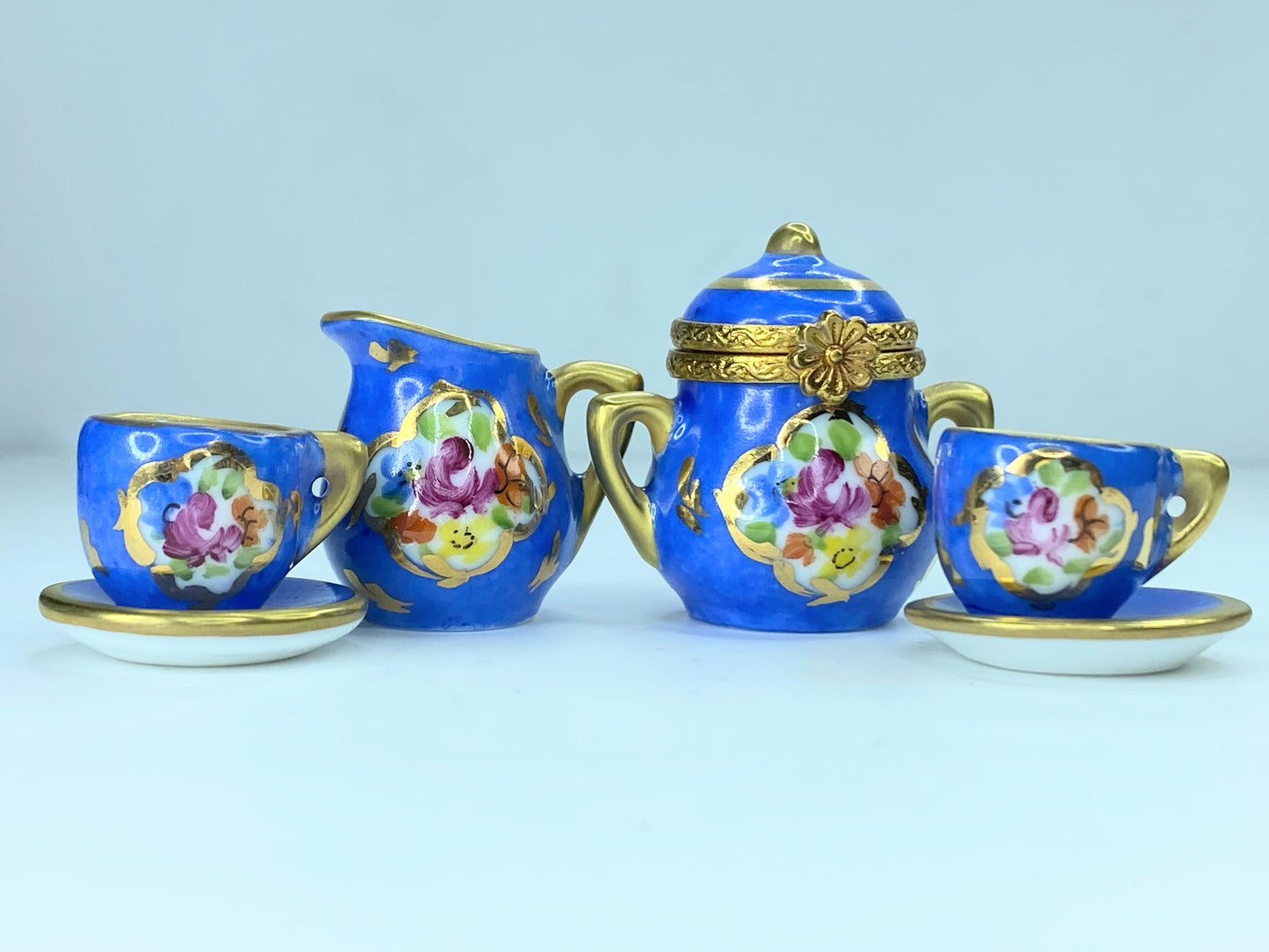 Pierre Arquie Limited Edition 8-Piece Blue Floral Limoges Box Tea Set A157