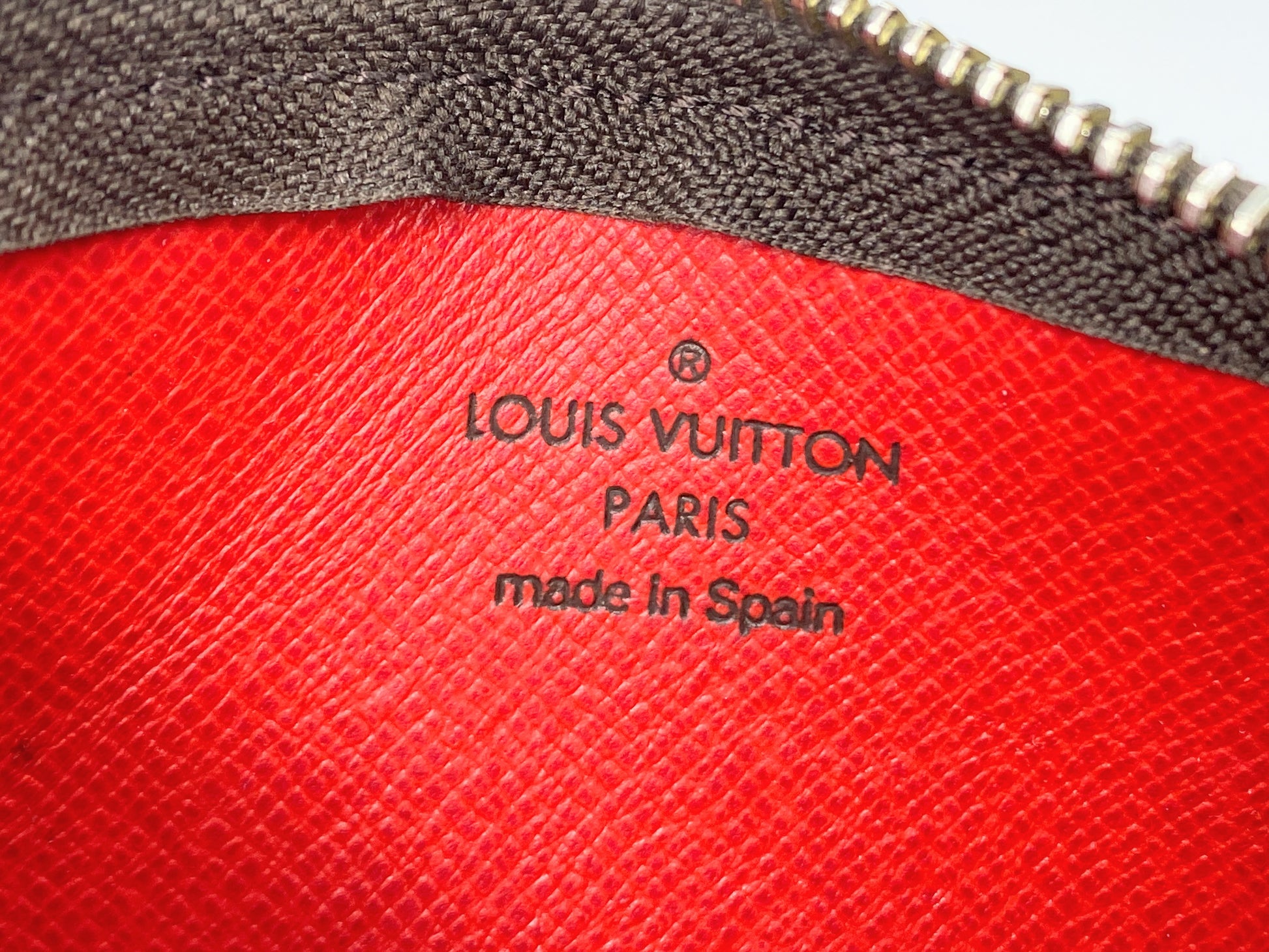 Auth Louis Vuitton Monogram Pochette Cle China Run with box GS420