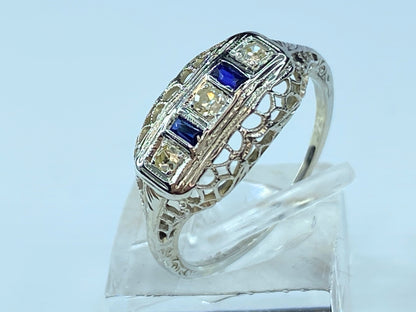 Vintage 3 diamond stones Sapphire 14 karat gold ring s7 2.2g