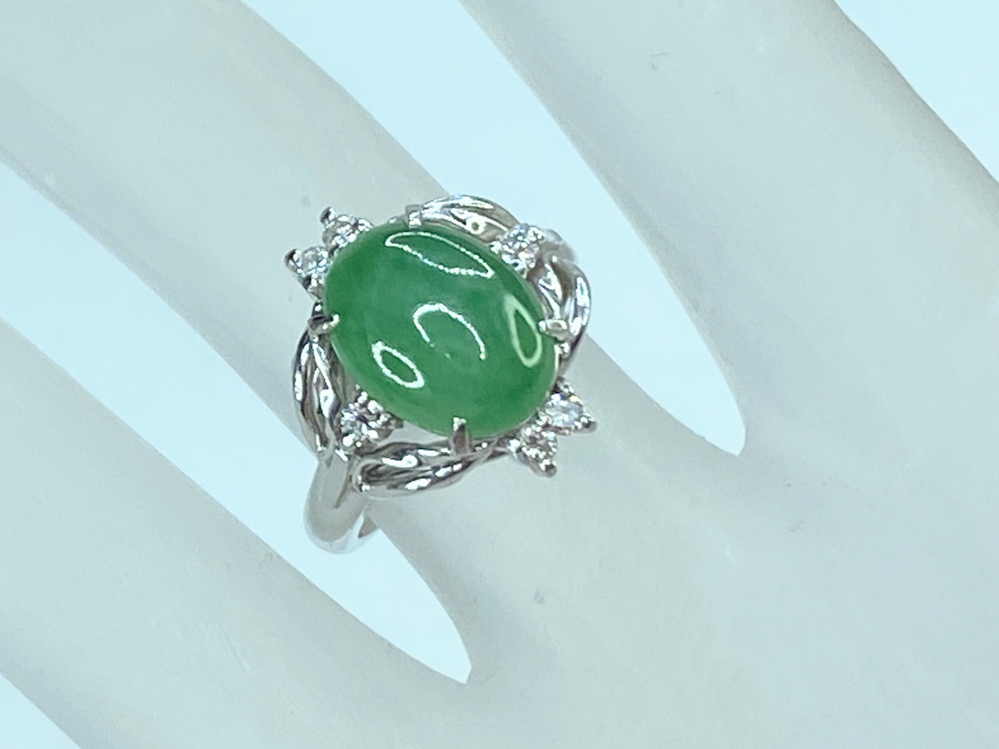 Platinum 3.84ct Natural Imperial Green Oval Jadeite jade diamond ring JR9794