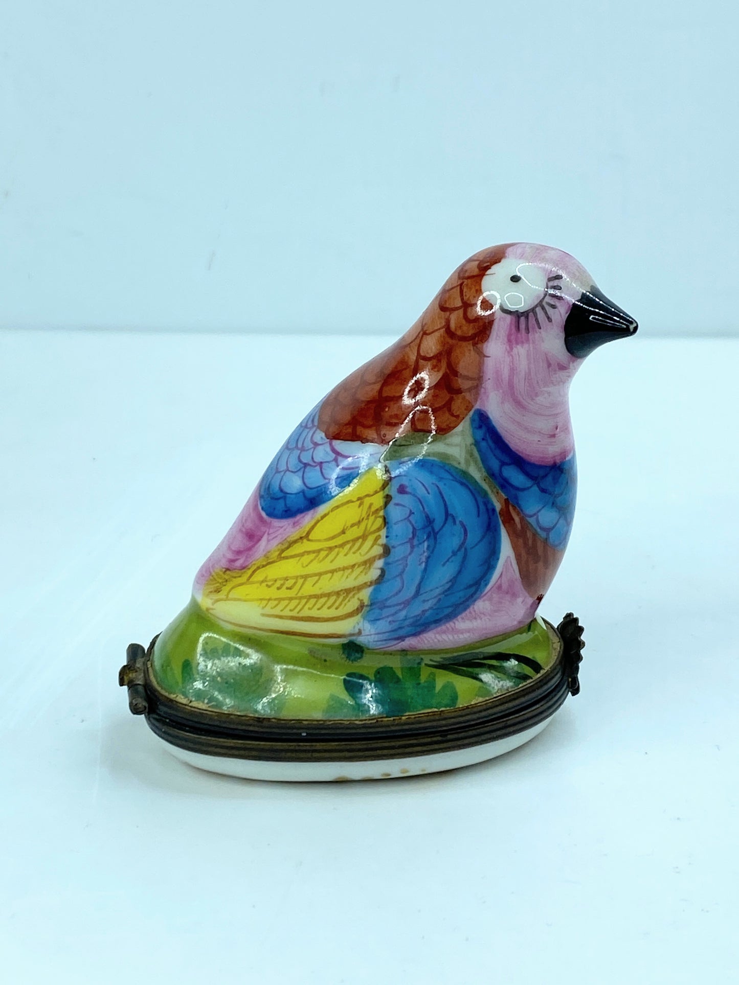 French hand-painted Bird on a Nest enamel trinket box A573
