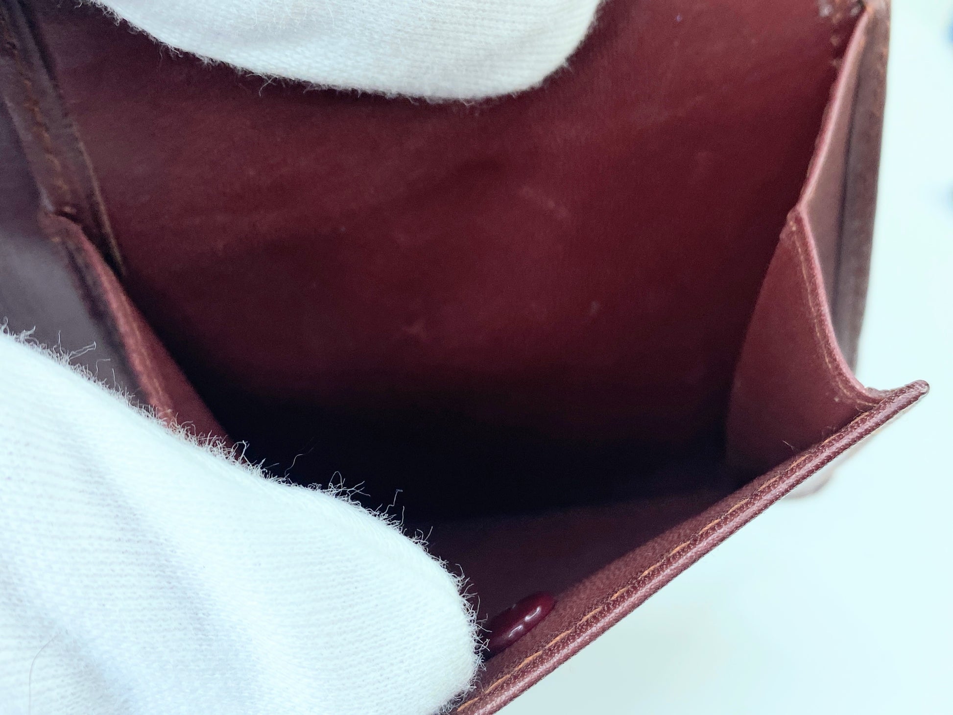 Cartier Bifold Wallet Mastline Bordeaux Leather men's accessory Authentic GS424