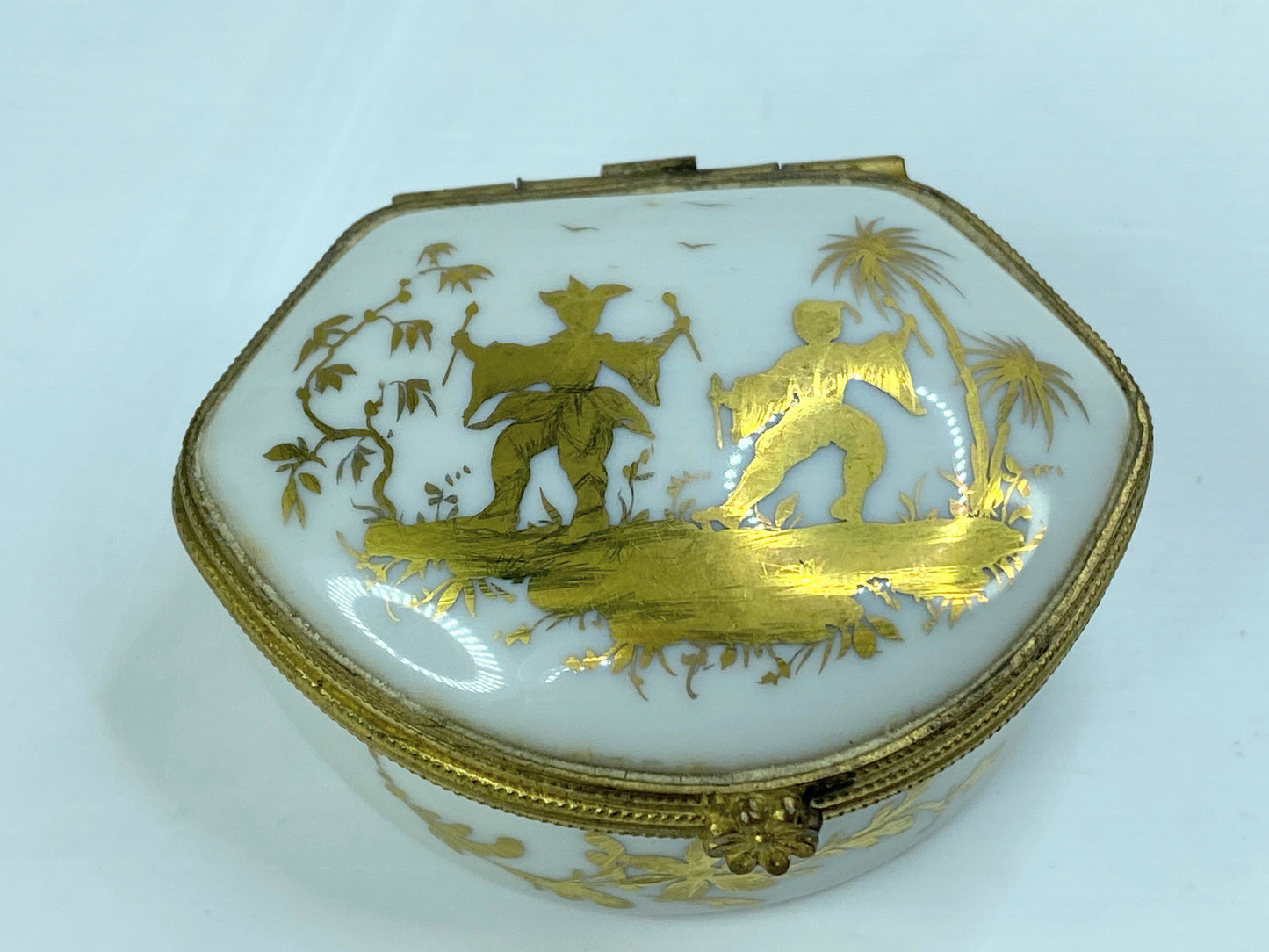 Le Tallec Limoges French HM Porcelain Gilt Trinket Jewelry Box A574