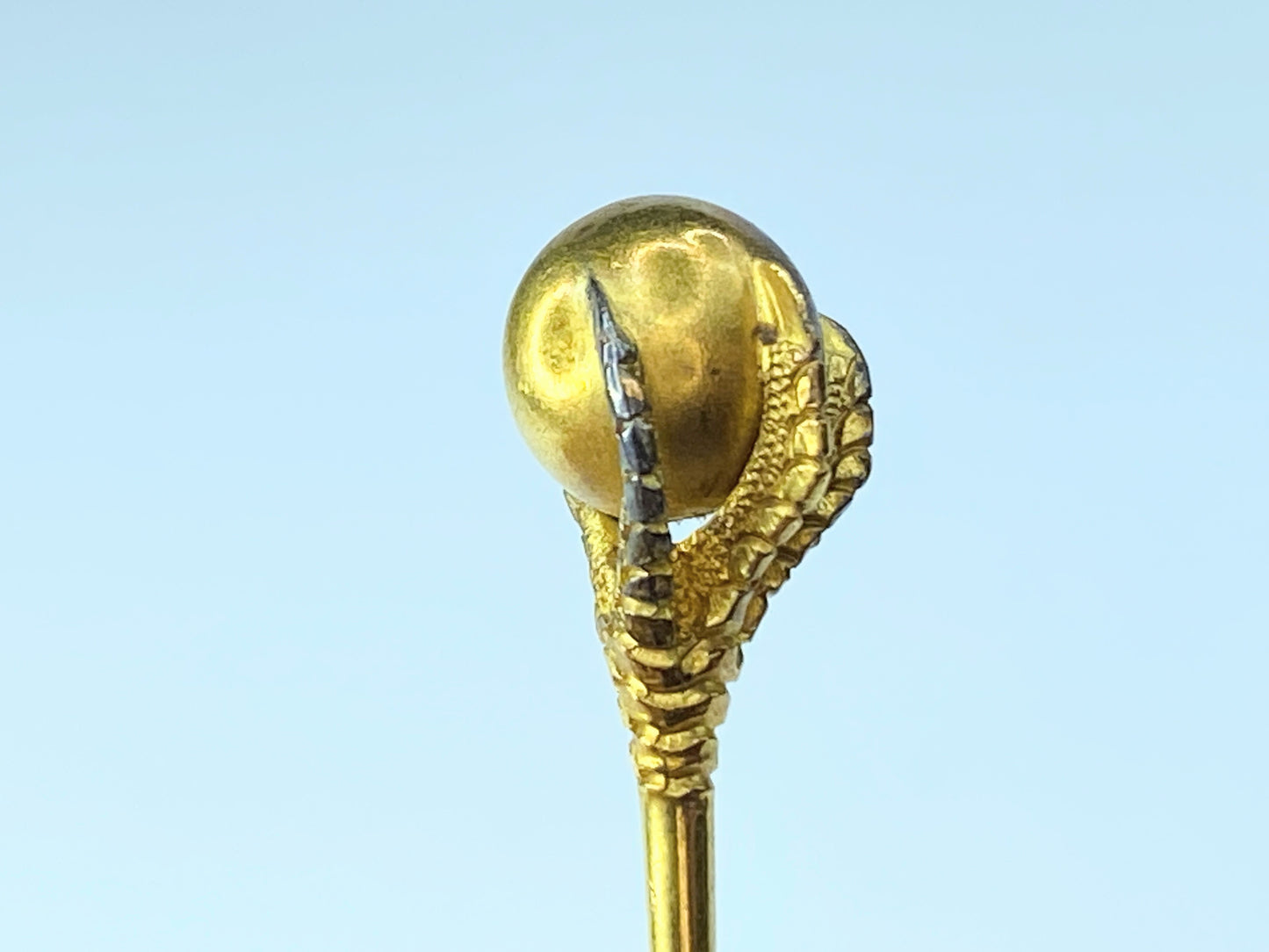 Vintage 14 karat Gold Sculptured Claw Round Ball Stick Pin