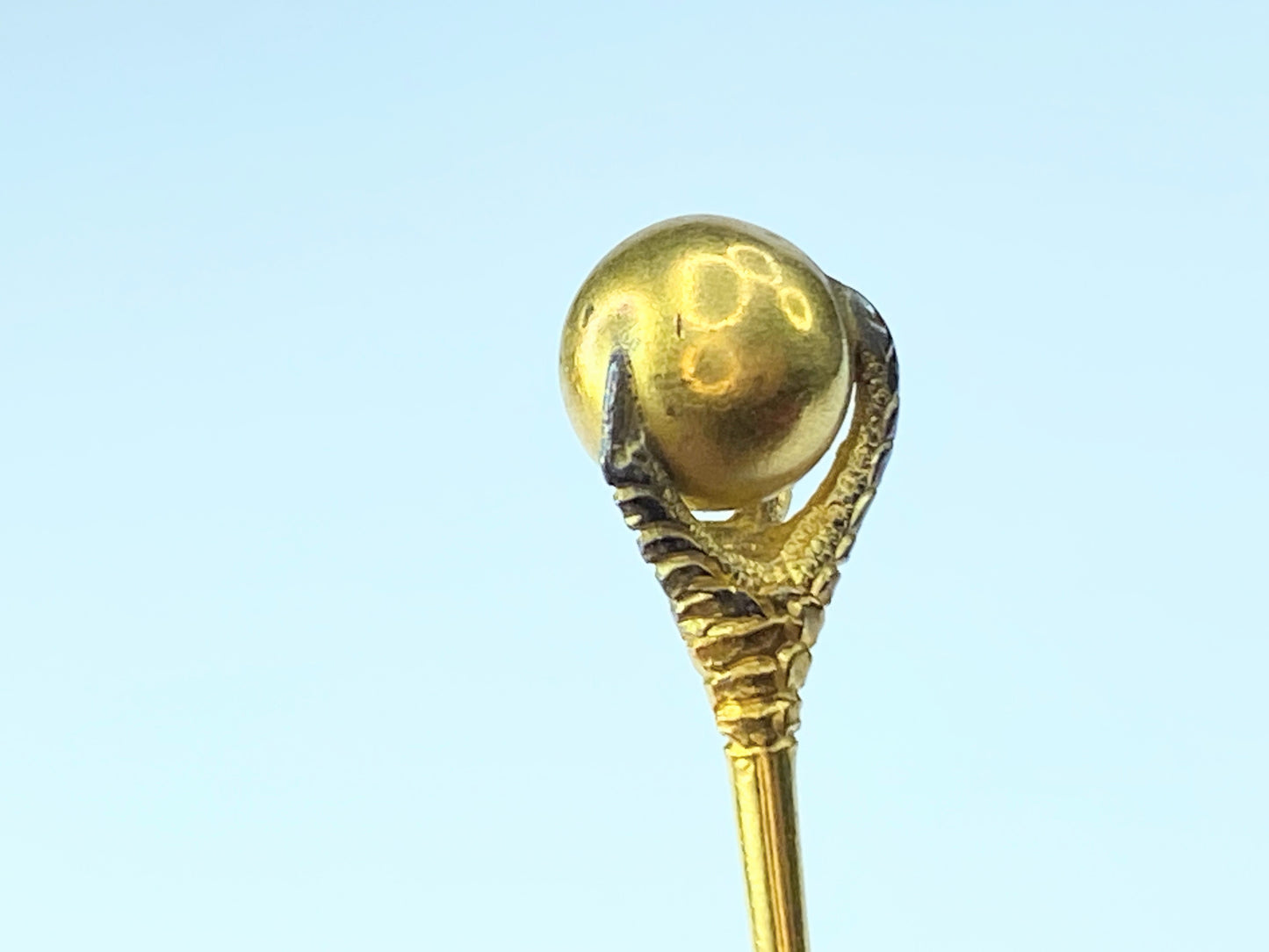 Vintage 14 karat Gold Sculptured Claw Round Ball Stick Pin