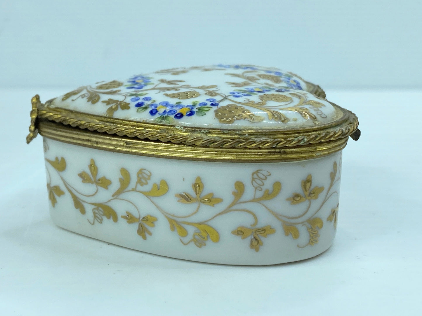 Rare Le Tallec Paris France hand painted Forget-Me-Not gold gilt trinket A575