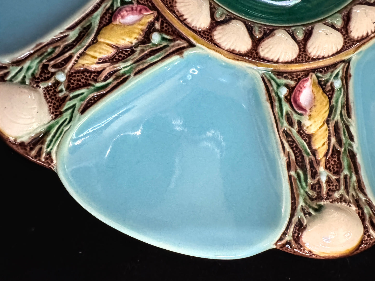 Antique Minton Majolica Turquoise Oyster Plate Shell & Seaweed 9 1/8" A1085