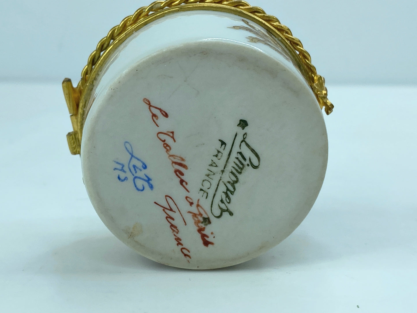 Le Tallec Limoge Paris France Two golden Sparrow trinket box A576