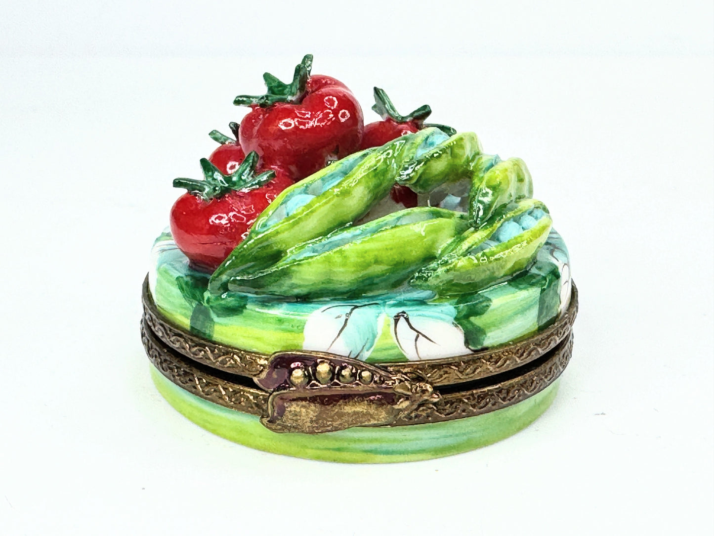Chamart Limoges "Fresh Vegetable Basket" Tomatoes and pea in original box A651