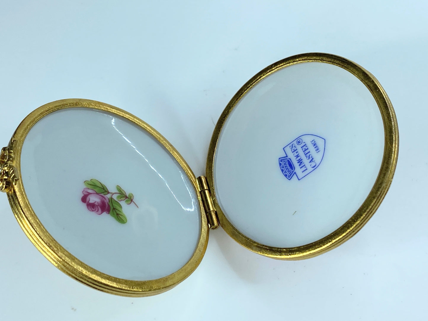 Castel France Peint Main Floral Limoges flat trinket box A166