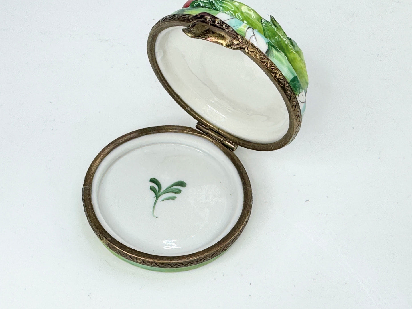Chamart Limoges "Fresh Vegetable Basket" Tomatoes and pea in original box A651