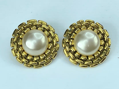 Chanel Gild Interweaved Gold and faux Pearl Earrings with box GS426