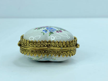 French porcelain Floral design with rose and Forget-Me-Not trinket box A578