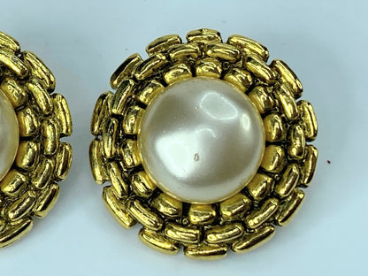 Chanel Gild Interweaved Gold and faux Pearl Earrings with box GS426