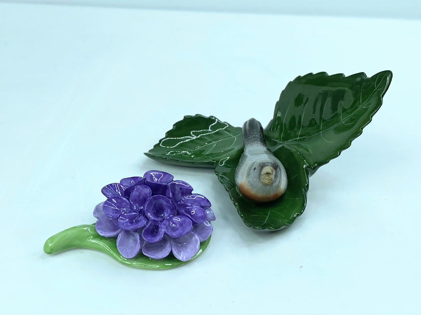 Herend sets, Bird on a Leaf Place Card Holders, Bunch of Violets Bouquet A580