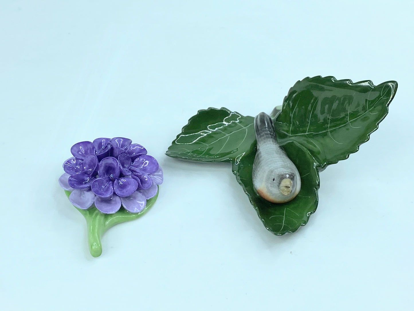 Herend sets, Bird on a Leaf Place Card Holders, Bunch of Violets Bouquet A580
