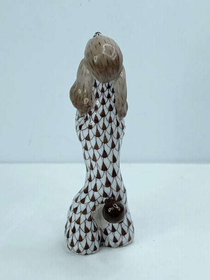 Herend  Fishnet Chocolate, and white begging Poodle Figurine 4" A581