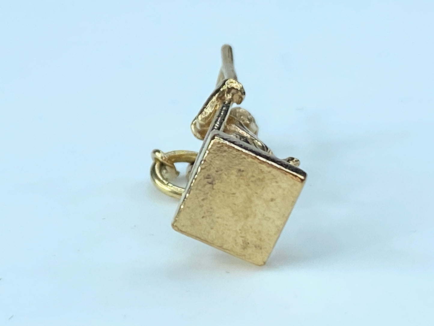 c1970 solid 14k yellow gold traveller/wanderer charm pendant