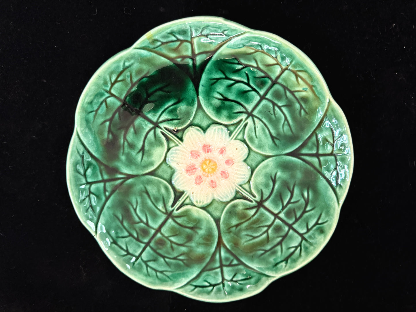Antique Majolica Water Lily Leaf & Flower Botanical Serving Dish Plate 9" A1090