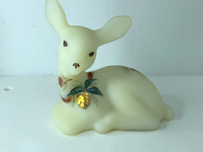Fenton Custard Uranium Glowy Deer w/ golden pinecone and berry figurine A579