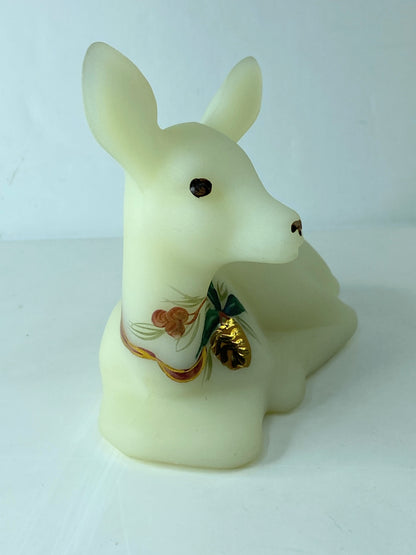 Fenton Custard Uranium Glowy Deer w/ golden pinecone and berry figurine A579