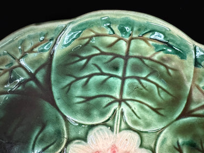Antique Majolica Water Lily Leaf & Flower Botanical Serving Dish Plate 9" A1090