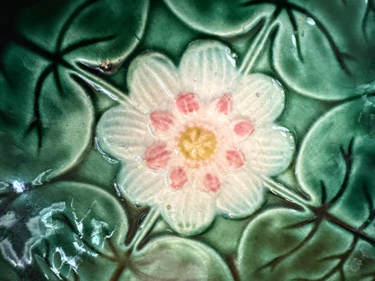 Antique Majolica Water Lily Leaf & Flower Botanical Serving Dish Plate 9" A1090