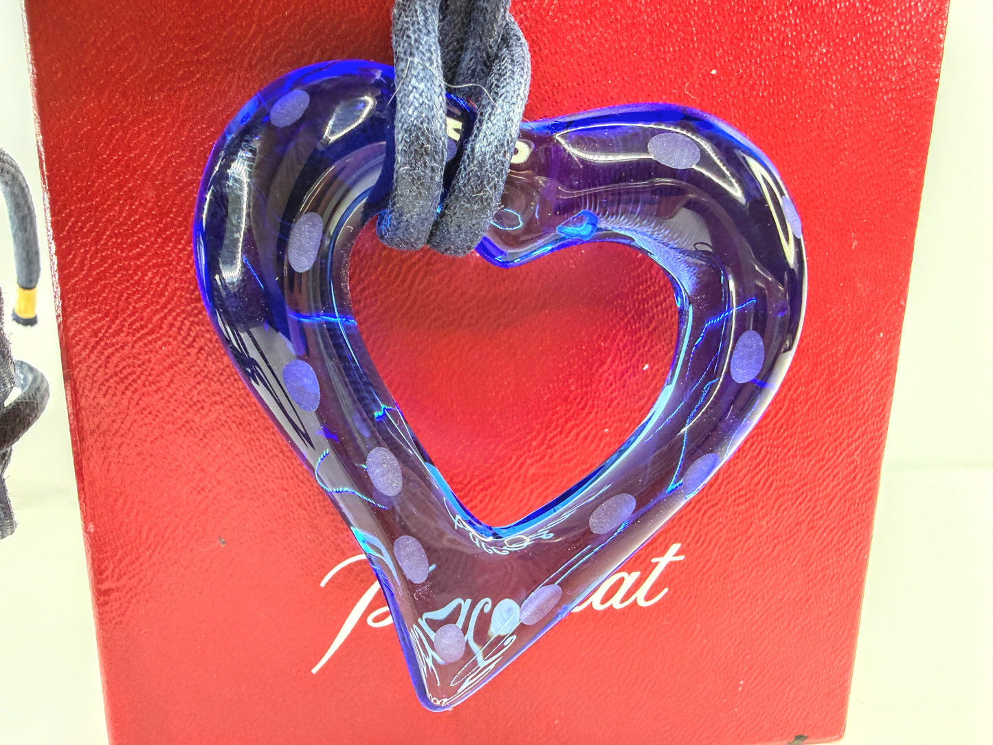 Baccarat Navy Blue Crystal Subtle Polka Dot Heart Pendant Necklace w/box GS812