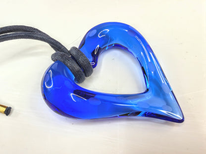 Baccarat Navy Blue Crystal Subtle Polka Dot Heart Pendant Necklace w/box GS812