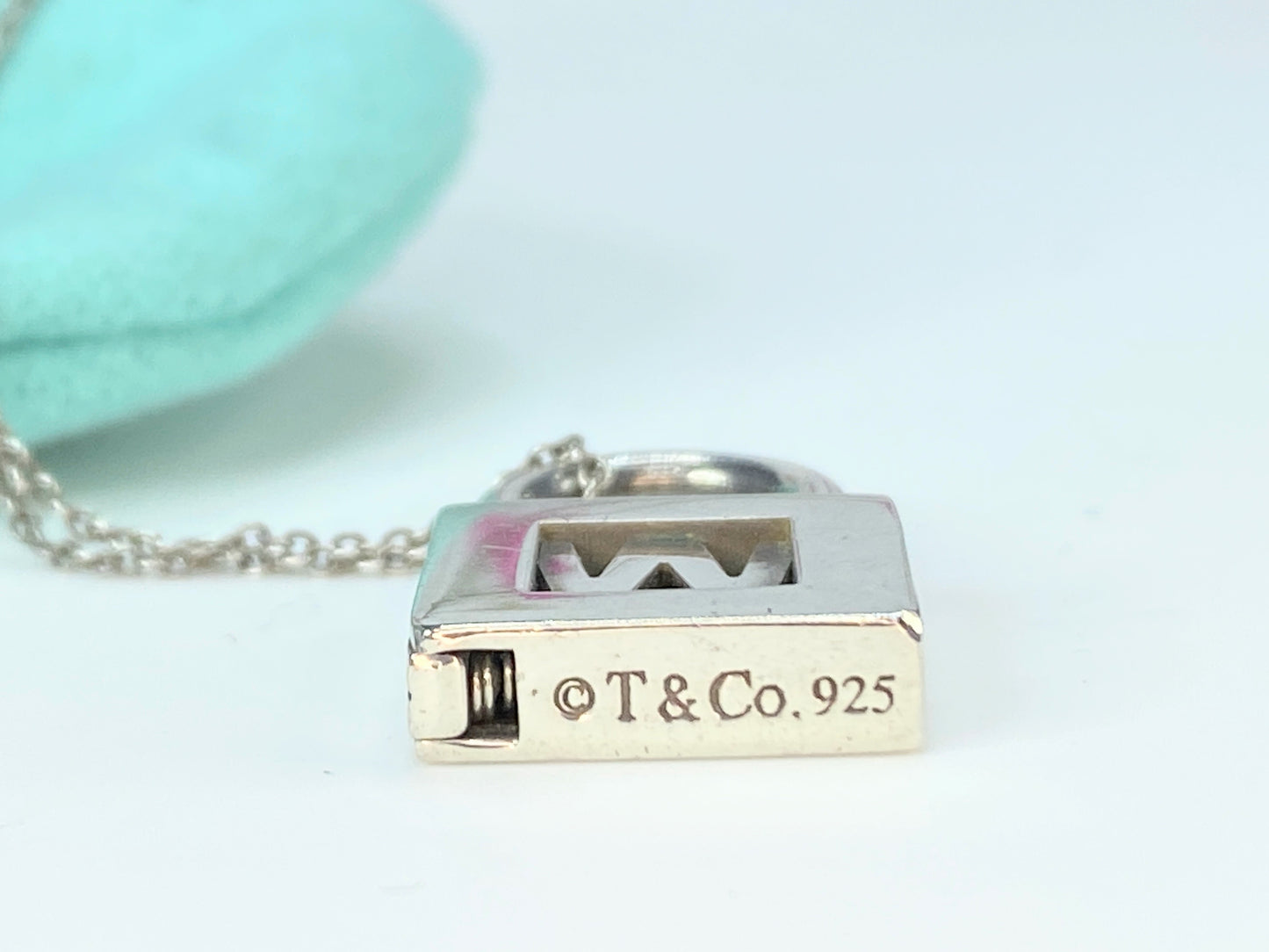 Tiffany & Co. Sterling Initial Letter 'W' Lock Padlock Pendant necklace JR9802