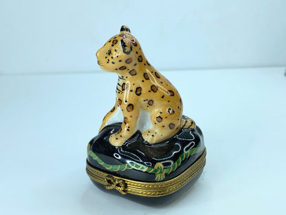 Limoges Ltd edition France Peint Main Leopard Cub on velvet pillow trinket A72