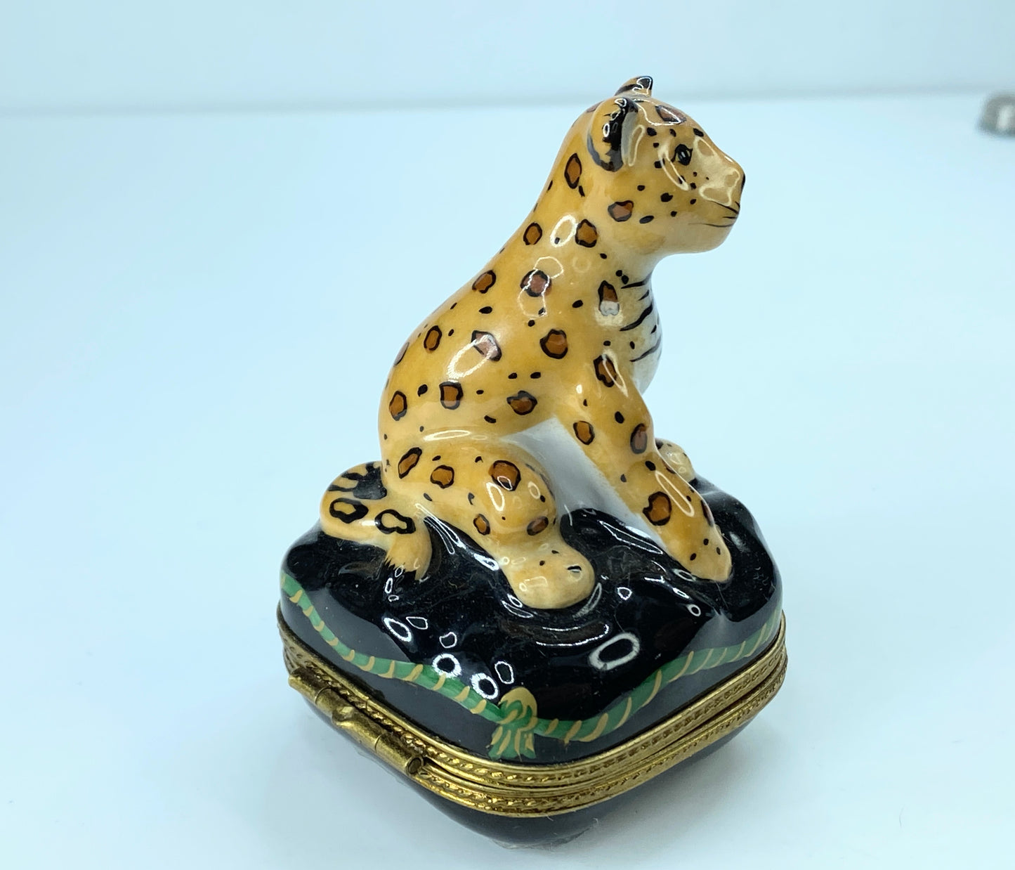 Limoges Ltd edition France Peint Main Leopard Cub on velvet pillow trinket A72