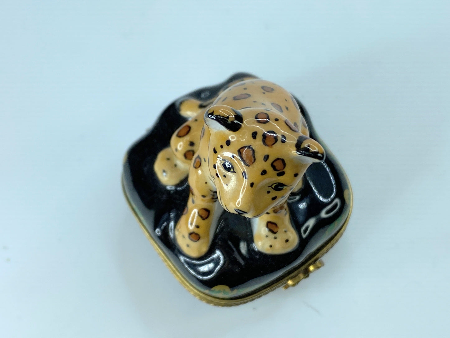 Limoges Ltd edition France Peint Main Leopard Cub on velvet pillow trinket A72