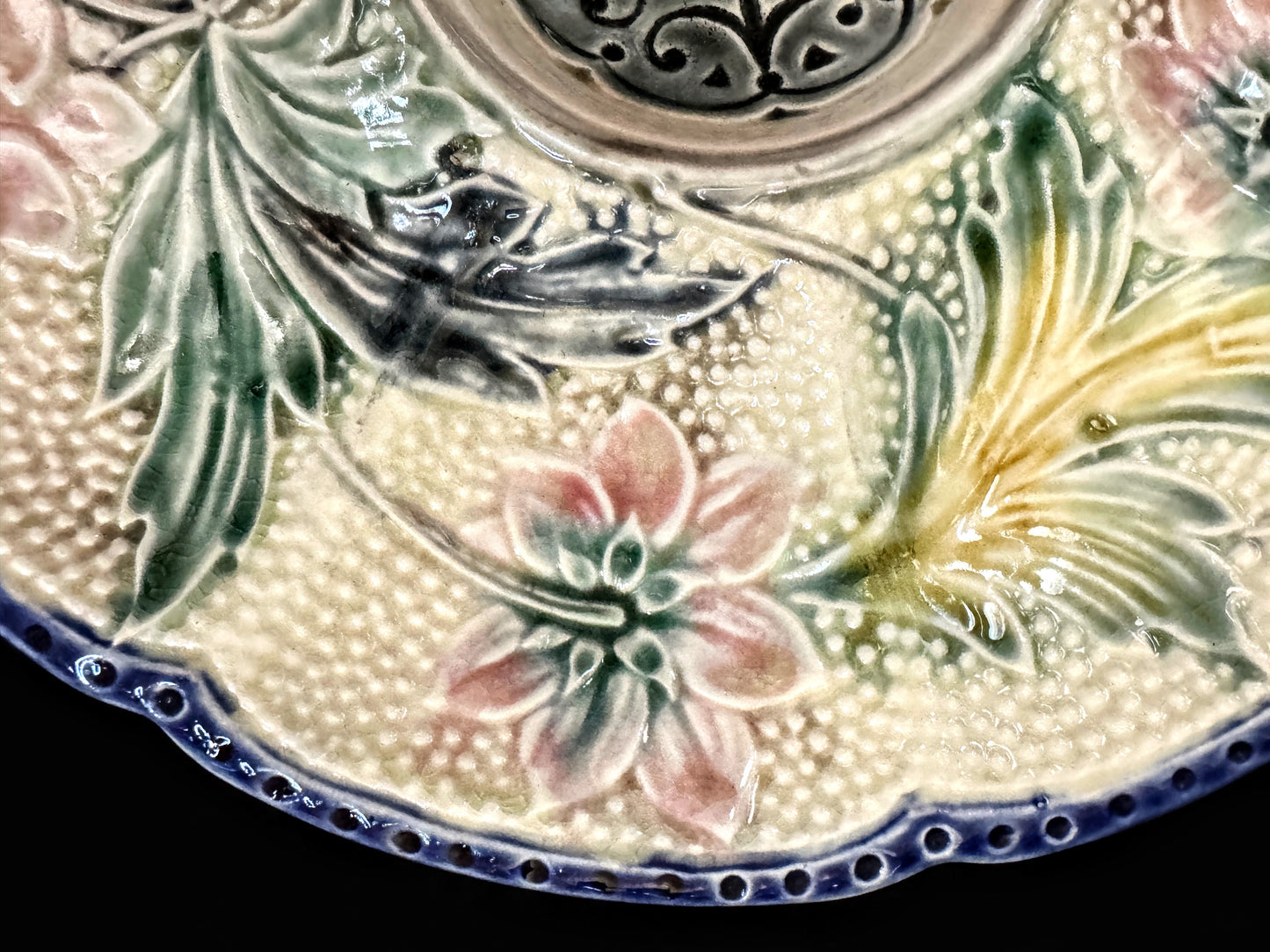 Antique Belgium Majolica Wasmuel Floral Oyster Plate Circa 1890 10" A1094