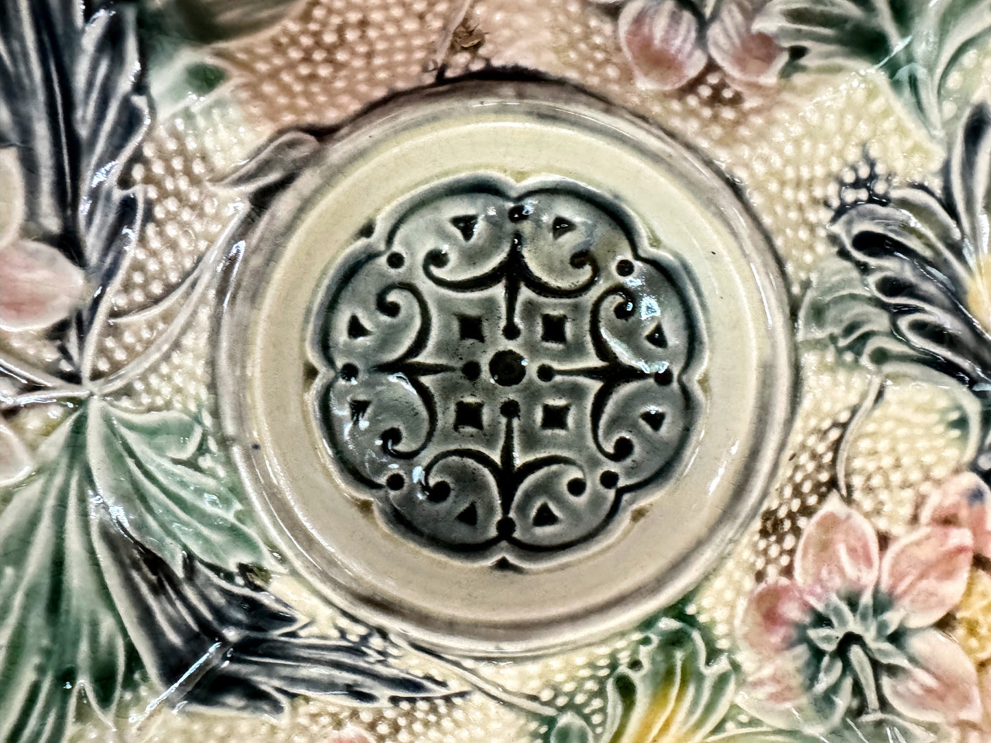 Antique Belgium Majolica Wasmuel Floral Oyster Plate Circa 1890 10" A1094