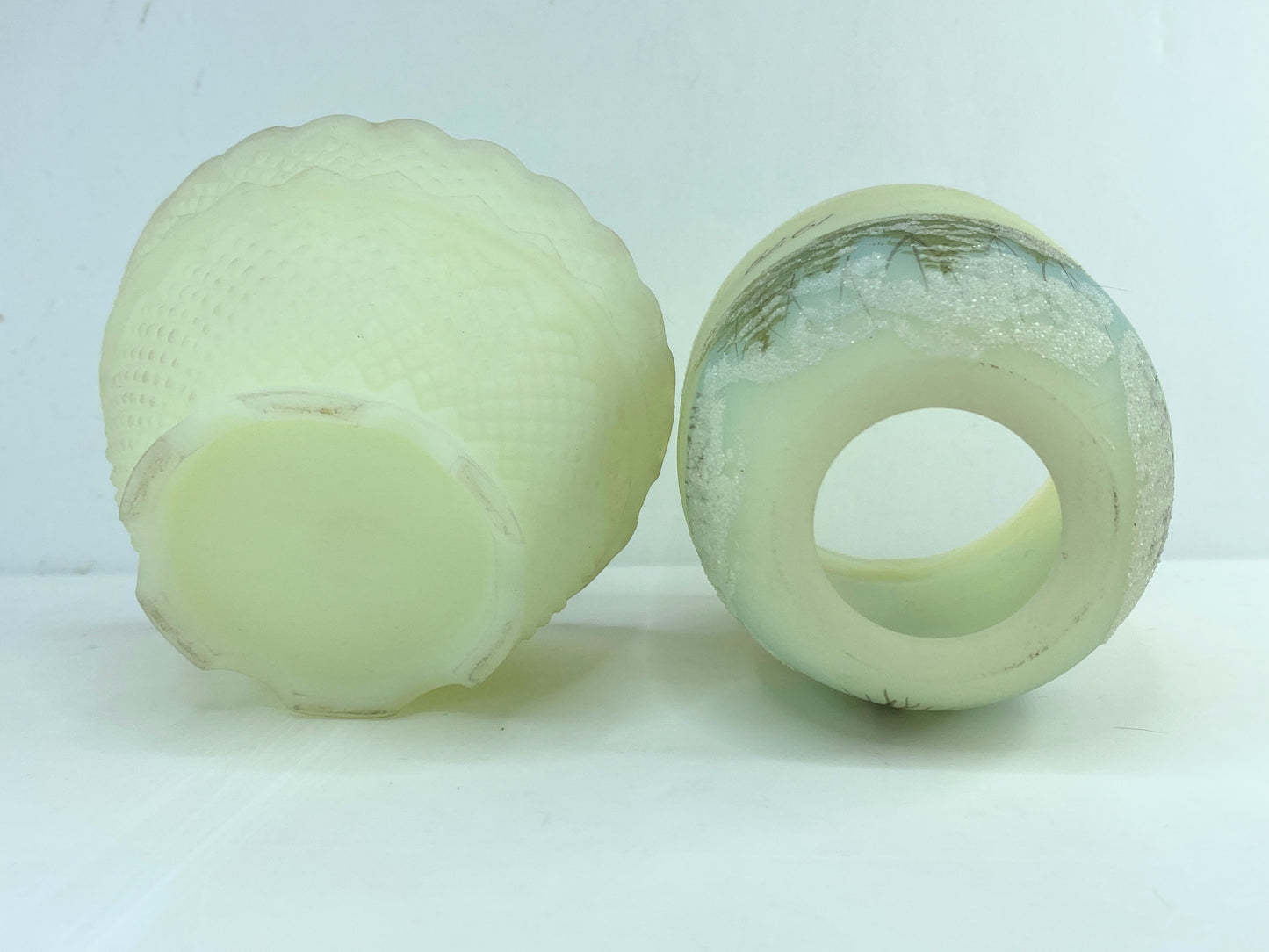 FENTON Glass Custard Satin URANIUM Deer Winter FAIRY LAMP Christmas 1979 A595