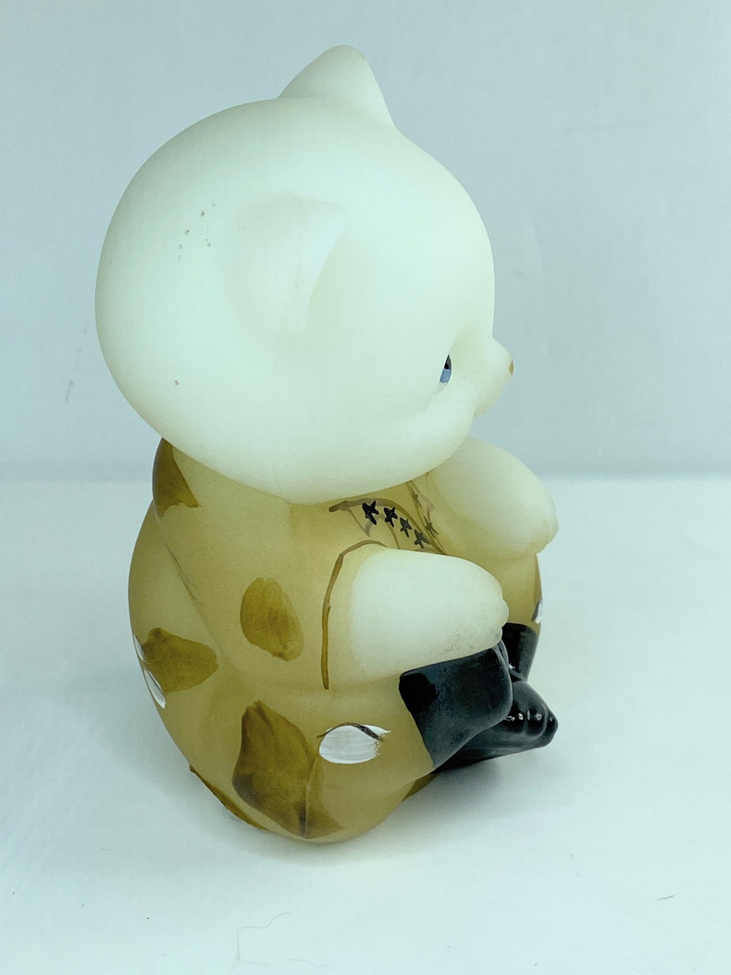 Fenton Art Glass "Schwarz' Bear" figurine, commemorative piece Mint A586