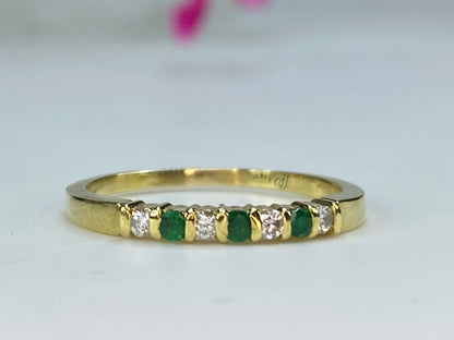 18K yellow gold Diamond Emerald stackable ring s7 2.3g JR9809