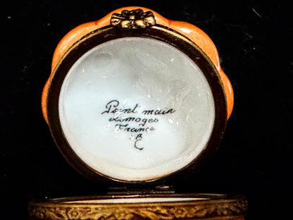 Limoges Peint Main Pumpkin Carriage Trinket Box Rollable A1102