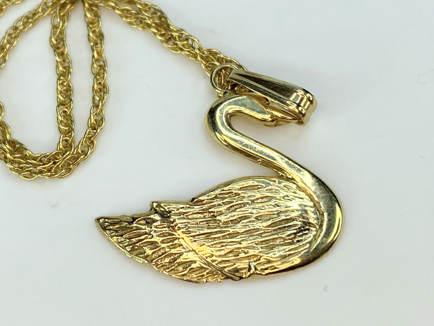 14K yellow gold Swan pendant rope link necklace 18" 4.4 gram JR9810