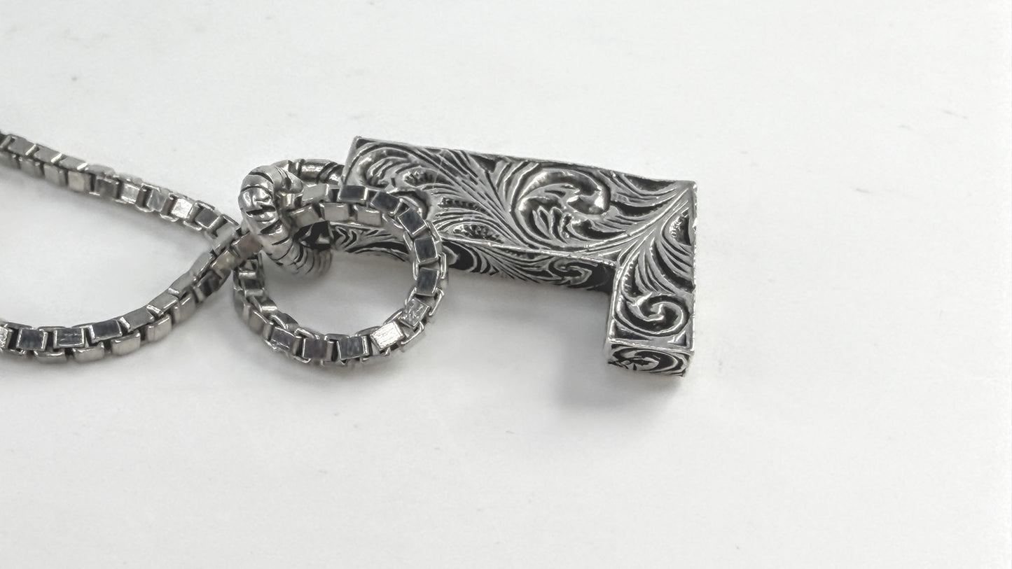 Vintage Gucci Sterling Silver Scroll Letter L Pendant Necklace 18.5" JR1746