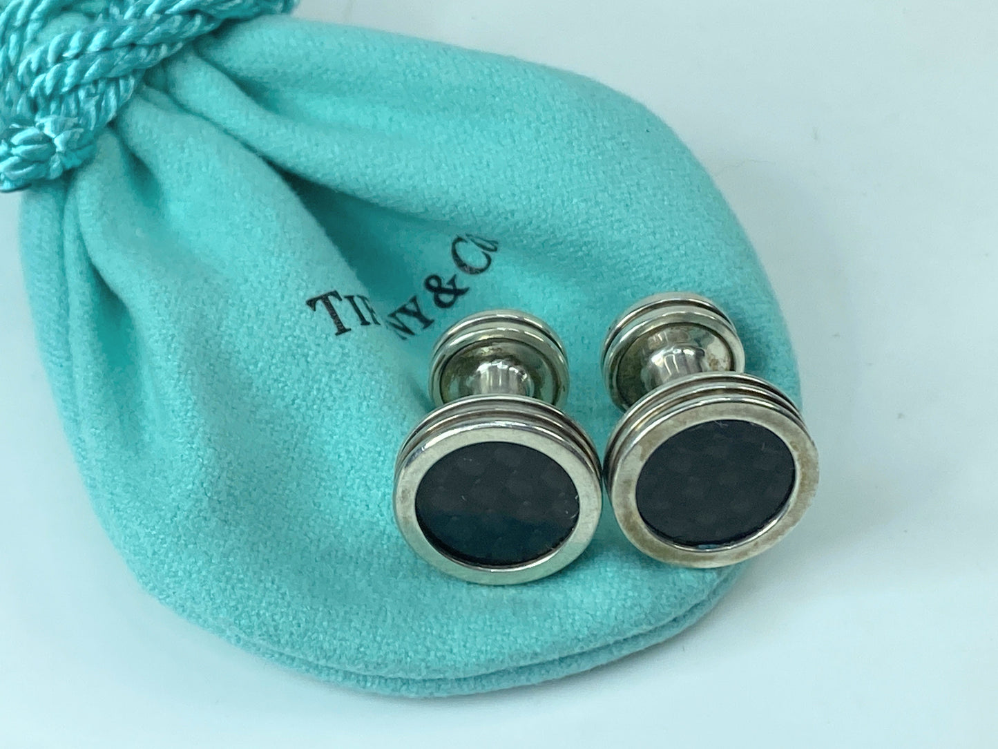Tiffany & Co. Paloma Picasso Mens Silver Carbon Fiber Round Cufflinks JR546