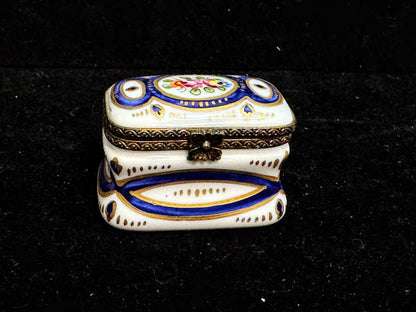 Vintage Limoges Peint Main Blue Floral Trinket Box A1104