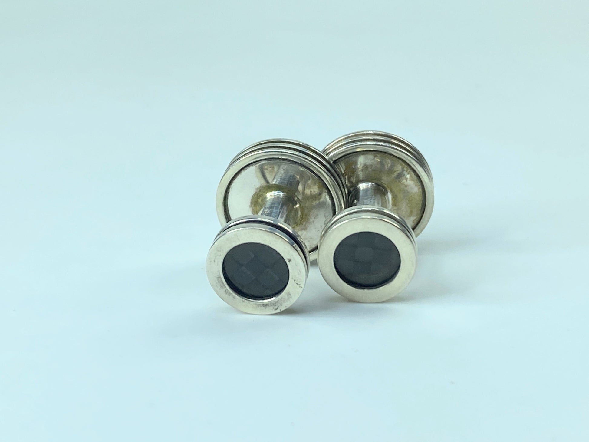 Tiffany & Co. Paloma Picasso Mens Silver Carbon Fiber Round Cufflinks JR546