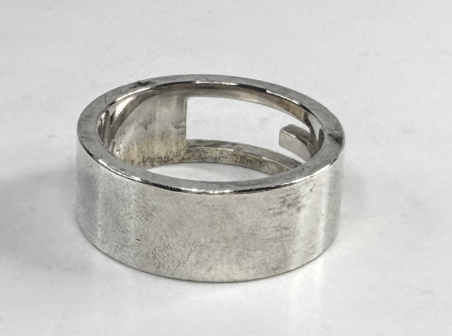 Vintage Gucci Sterling Silver G Logo Cut-Out Band Ring 8.33mm