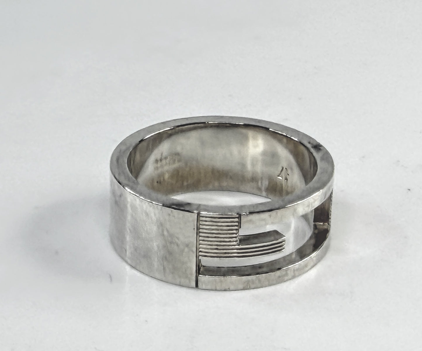 Vintage Gucci Sterling Silver G Logo Cut-Out Band Ring 8.33mm