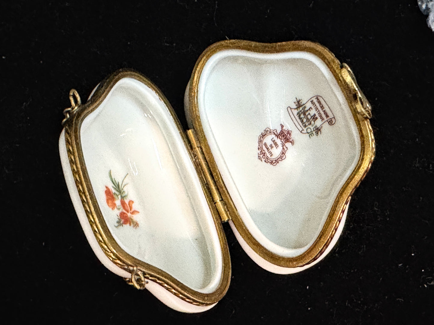 Vintage Limoges France Reversible Porcelain Trinket Box Pendant 2 1/2" A1105
