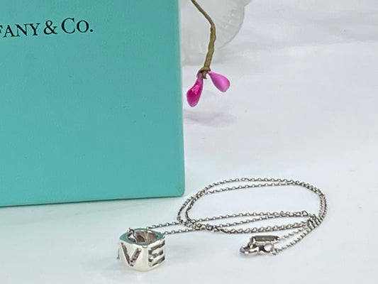 Tiffany & Co LOVE Cube Necklace Pendant Charm necklace 2.4g 17" JR9815